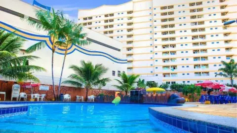 achei-ferias-imagem-galeria-golden-dolphin-grand-hotel-caldas-novas-go-67653c4801517_2.webp achei-ferias-imagem-galeria-golden-dolphin-grand-hotel-caldas-novas-go-67653c4801517_2.webp